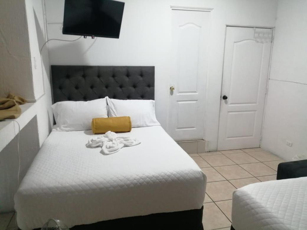 Global Airport Inn Free Shuttle Ciudad de Guatemala Pokoj fotografie